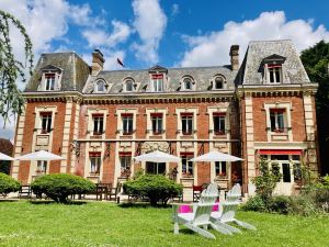 Logis Hôtel Château Corneille