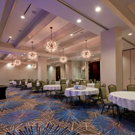 Embassy Suites by Hilton Louisville Downtown
