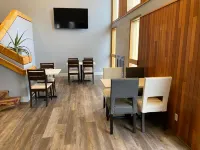 Red Lion Inn & Suites Post Falls - Aamiainen
