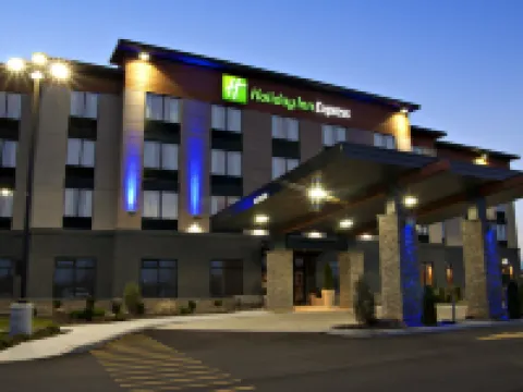 Holiday Inn Express PEMBROKE by IHG Hotels in Renfrew County
