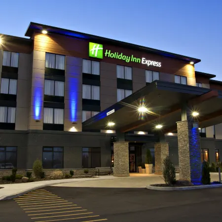 Holiday Inn Express PEMBROKE by IHG