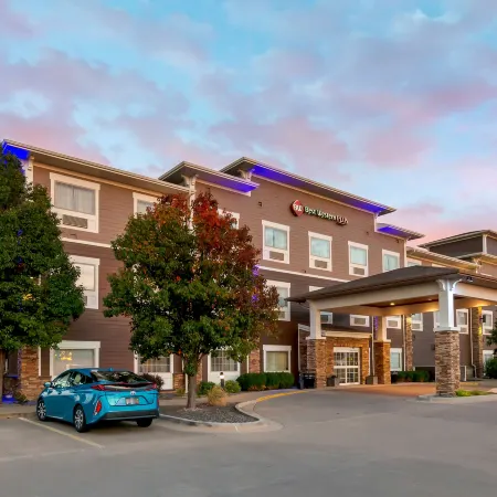 Best Western Plus Butterfield Inn