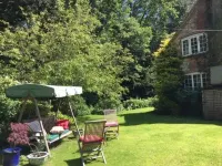 Bridge Cottage Hotels in Singleton