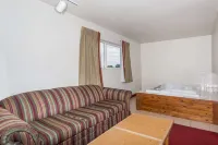 Super 8 by Wyndham Fruita - Hot Tub