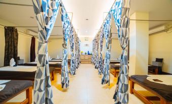 Hotel Vanna Angeles City Pampanga by RedDoorz - Housity