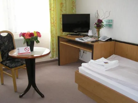 Waldhotel Seelow Отели в г. Гузов-Платков