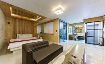 Cheongju Show Hotel