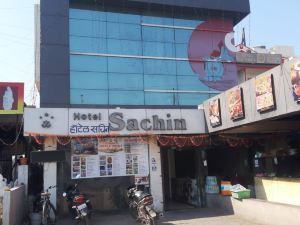 Hotel Sachin (50 Meters from Temple)