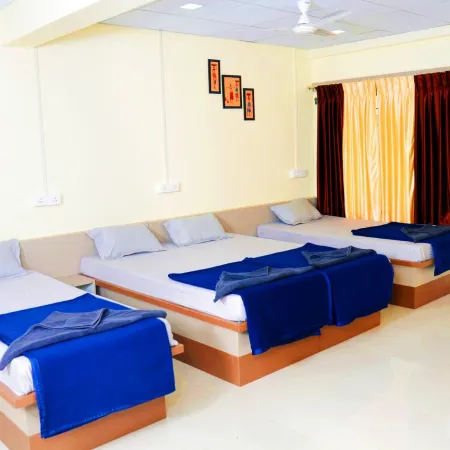 Hotel Gurusparsh Lodging
