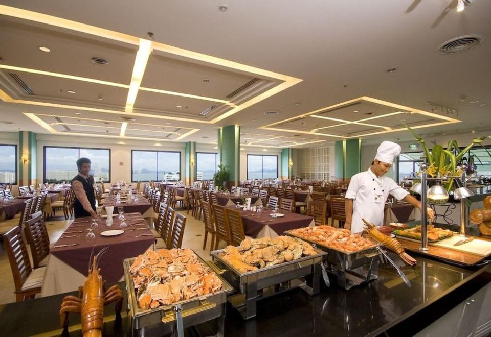 2. 좀티엔 팜 비치..