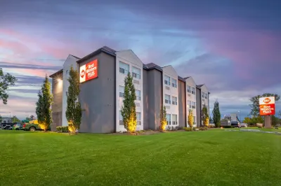 Best Western Plus Rose City Suites Các khách sạn ở Fonthill