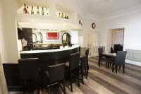 Hotel Giglio Dell'Opera Отели в г. Пномпень