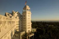 The Claremont Resort & Club Hotel in zona Temescal Regional Recreation Area