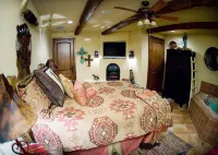 Two Hearts Inn Hotels near University of Central Oklahoma