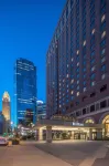 Hilton Minneapolis Hotel dekat University Recreation and Wellness Center