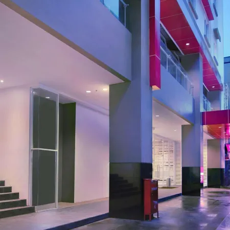 Favehotel Melawai Отели рядом с достопримечательностью «Блок М»