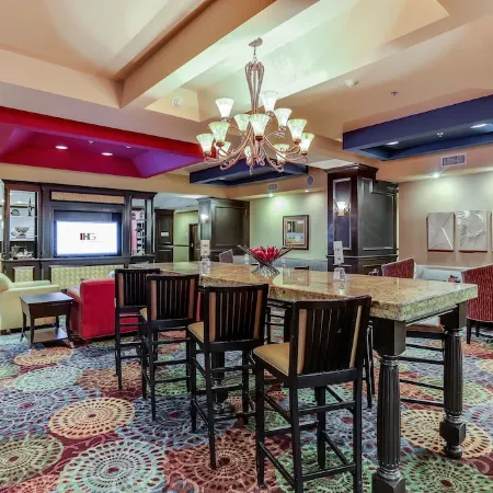 Holiday Inn Express & Suites HUNTSVILLE by IHG