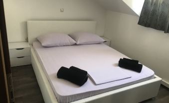 크로아티아 두브로브니크 가성비 숙소 Guest House Matana 솔직 후기! 1. 편안한 침실 2..