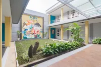 RedDoorz Plus @ Point Phila Cihampelas Hotels in Tamansari