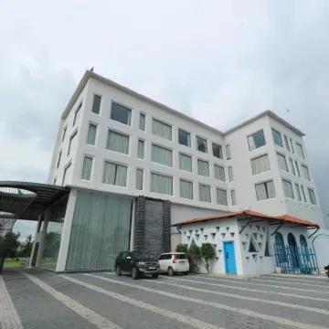 Hotel Red Diamond アーパ, チャッティスガル周辺のホテル