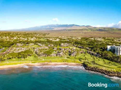 Kbm Resorts Free Car Wailea Elua Village Ocean View Spacious 2-Bedroom Condo Wev-2103 - bar