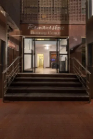 Convastay Prestige- Near Apollo Hospital & US Consulate