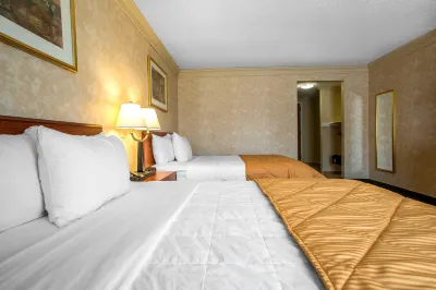 Clarion Hotel & Conference Center Hotels in Lakewood