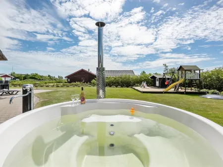 "Benita" - 400m to the Fjord