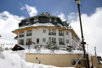 Inside Plaza Sierra Nevada