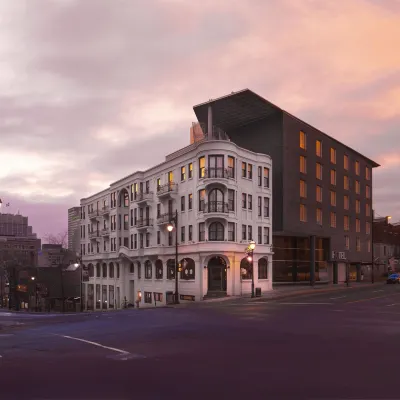 Hotel10 Hoteles cerca de Cine Ex-Centris