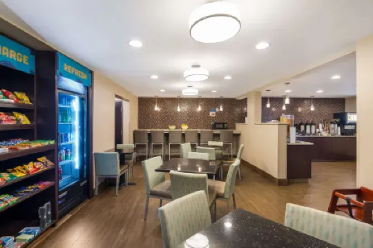 Clarion Pointe Downtown