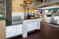 Hyatt Place Long Island East End - bar
