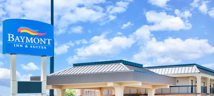 Baymont by Wyndham Clarksville Northeast Hotels in Clarksville