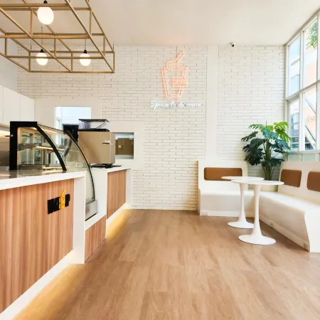 B2 Resort Boutique & Budget Hotel Отели рядом с достопримечательностью «Чиангмайский стадион Семисотлетия»