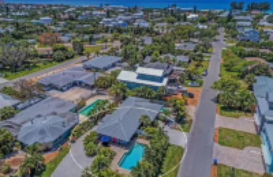 Salt Air East by Beach Retreats