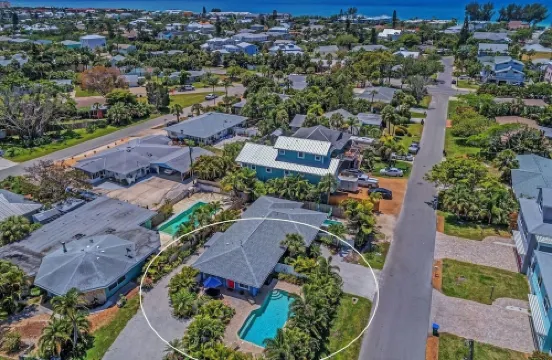 Salt Air East by Beach Retreats