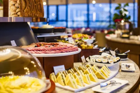 Peninsula Hotel Danang Отели в г. Дананг