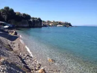 Seaside Family Haven - Avia's Spacious Getaway