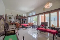 RedDoorz Syariah Plus @ Banjarbaru Hotels in Guntung Payung