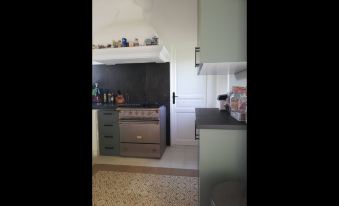 Villa with Swimming Pool Near Aix en Provence