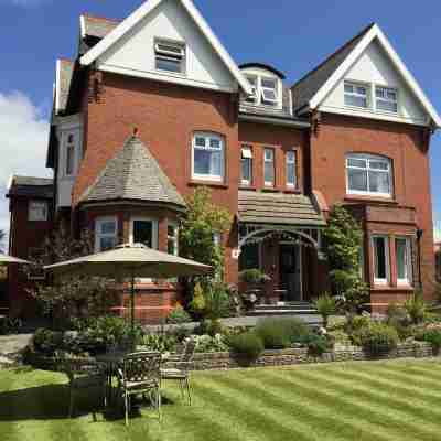 The Old School House - by Central Beach Leisure Hotel Exterior