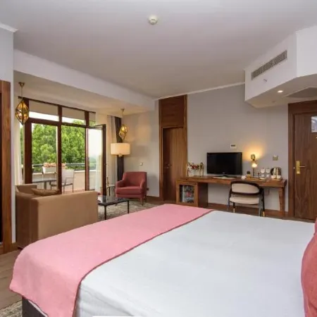 Tiflis Palace Отели рядом с достопримечательностью «Jumah Mosque»