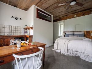 Owl's Nest Suites