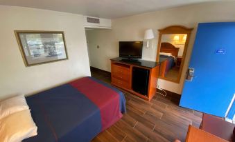 Travelodge by Wyndham Grand Rapids North