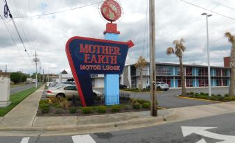 Mother Earth Motor Lodge