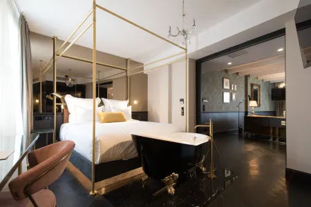 Skylark, Aluma Hotels & Resorts