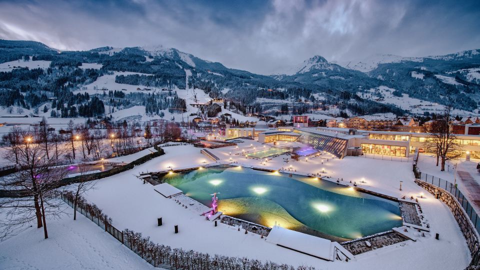 Hotel Norica - Thermenhotels Gastein Mit Dem Bademantel Direkt in Die Therme
