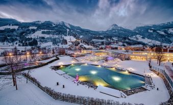 Hotel Norica - Thermenhotels Gastein Mit Dem Bademantel Direkt in Die Therme