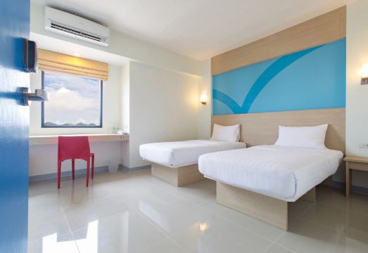 1. 홉 인 짠타부리..