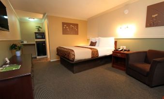 Family Garden Inn & Suites